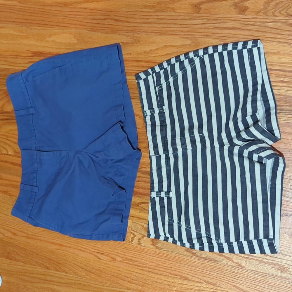 Classic Summer Must Have Loft and Gap Shorts Size 4